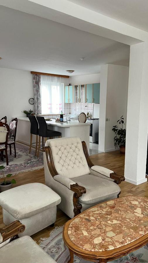 Comfy Apartment *